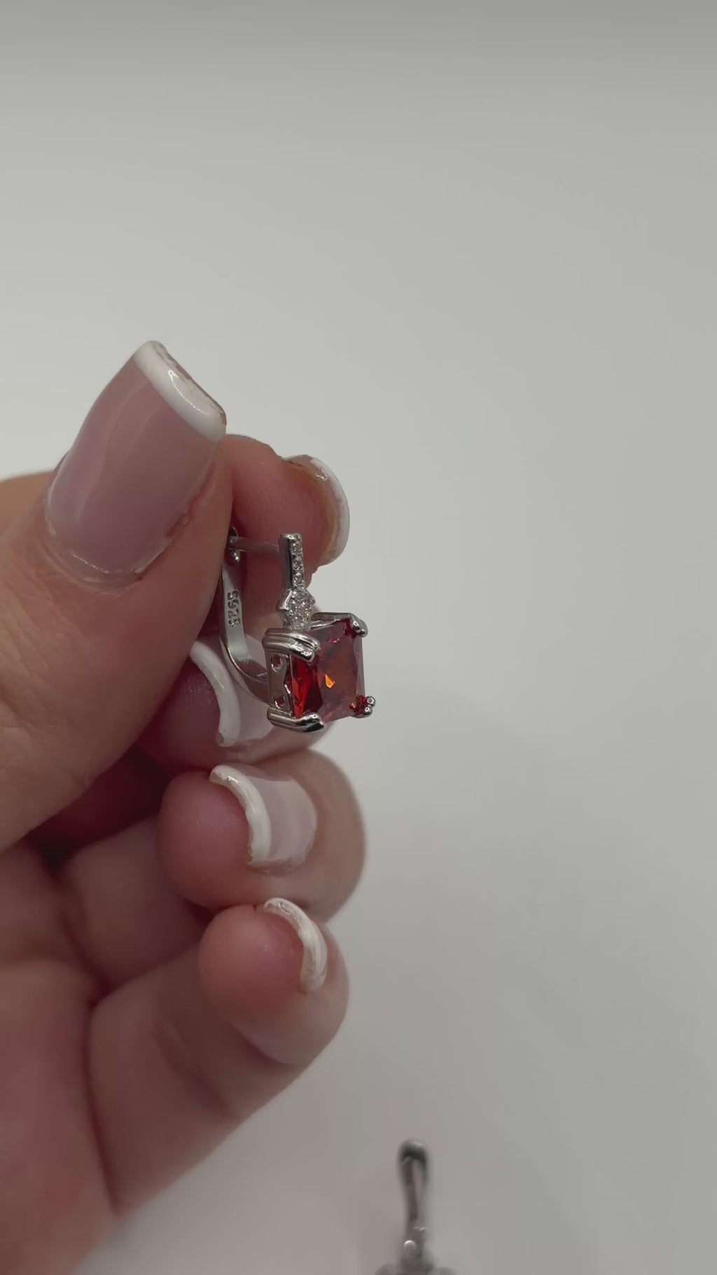 Orecchini diamond red